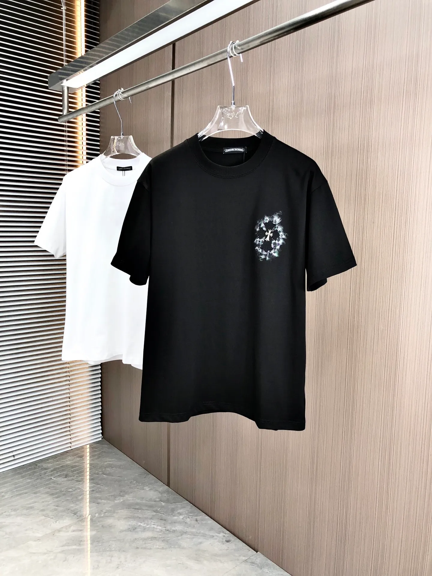 🅿️210 CH Cro 2025 spring and summer new round neck short sleeves, hand-stitched hardware, dot printing, needle embroidery ➕ patch embroidery, made of high weight 320g double yarn combed cotton fabric, slightly loose fit, soft and thick fabric feel, same style for men and women, color: black and white, size: SMLXLXXL